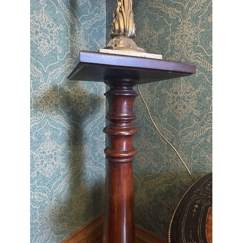 299 - Willliam IV mahogany jardiniere stand. {105 cm H x 36 cm W x 36 cm D}.