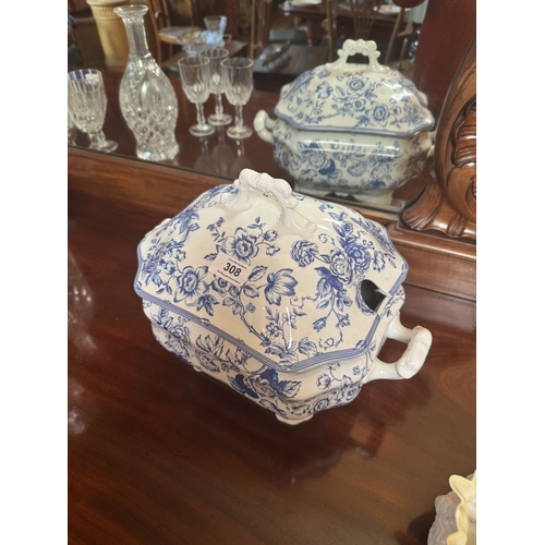 308 - Blue and white Spode ceramic tureen. {28 cm H x 36 cm W x 34 cm D}.