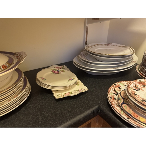 436 - Miscellaneous lot of bone china dinnerware including Scotch Ivory, Paragon and Wedgewood