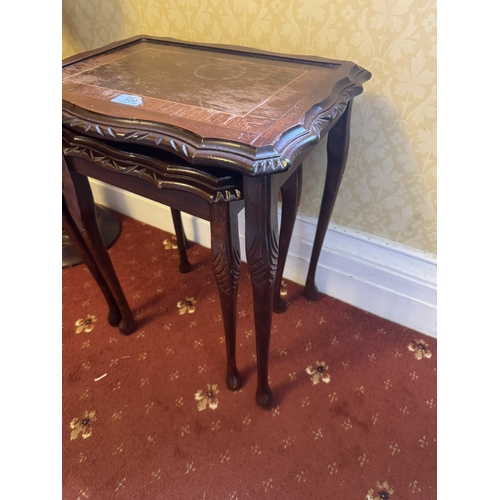 530 - Nest of two mahogany tables, in the Victorian style. {52 cm H x 45 cm W x 34 cm D}.