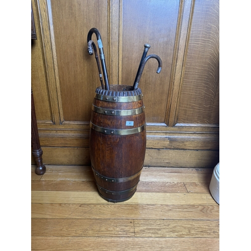 61 - Good quality Edwardian oak brass bound stick stand, in the form of a barrel. { 63cm H X 32cm Dia }.