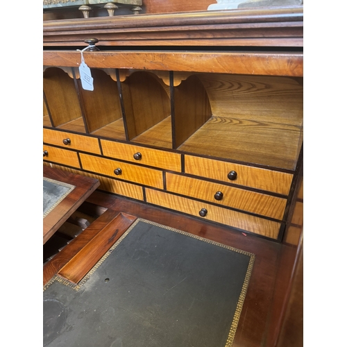 632 - Very fine quality 19th. C. mahogany cylinder top writing desk, the gallery back above the cylinder t... 