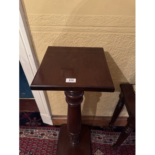 810 - Will. IV. Mahogany jardinere stand, raised on turned column and rectangular platform base. { 105cm H... 