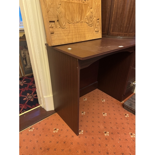 831 - Modern office desk. { 73cm H X 104cm W X 45cm D }.