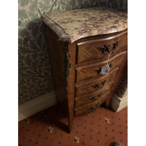 852 - Edwardian kingwood serpentine fronted chest , the marble top above five short drawers with brass mou... 