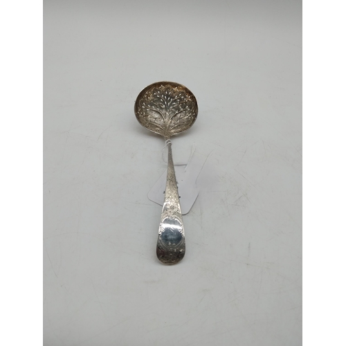 1001 - English silver sifter ladle. Hallmarked in London. Maker William Sumner I. 1799- 1800. Wt: 35grms. {... 