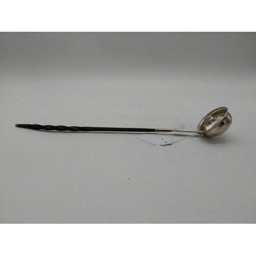 999 - English silver toddy ladle with twisted ebony handle with silver finial. Hallmarked in London 1799- ... 