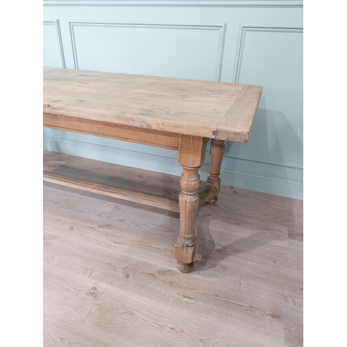 27 - Good quality early 20th C. bleached oak kitchen table on turned legs and single stretcher. {77 cm H ... 