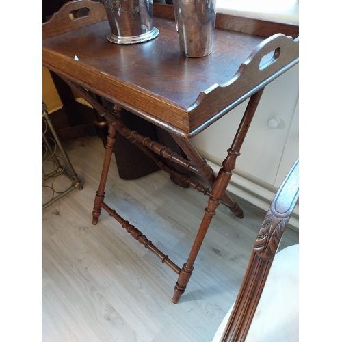 456 - Good quality oak butler's tray on stand. { 82cm H X 64cm W X 43cm D }.