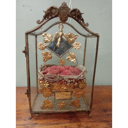 34 - 19th C. French brass and glass marriage dome. { H 35cm x W 23cm x D 14cm } NOT AVAILABLE TO VIEW IN ... 