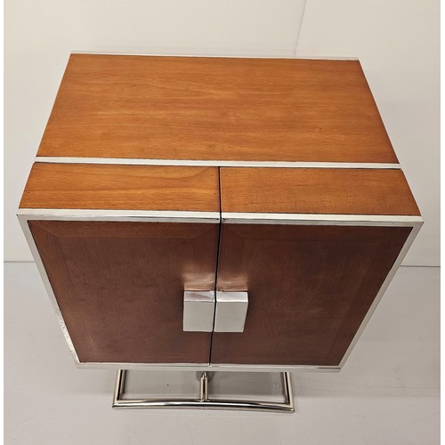 104 - Good quality Mid Century design Walnut and chrome home bar/ drinks cabinet. {94 cm H x 60 cm W x 45.... 
