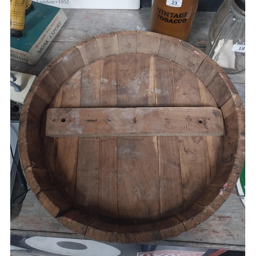 21 - Feist Oporto barrel end advertising sign {48 cm Dia.}