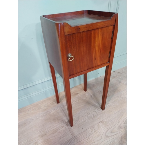 302 - Georgian mahogany bedside cabinet on square legs. {88 cm H x 40 cm W x 35 cm D}.