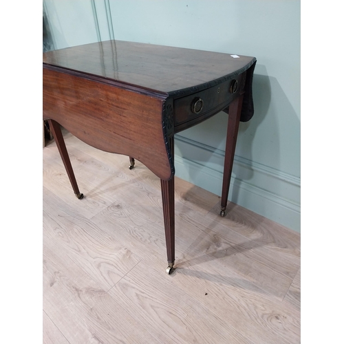 447 - Good quality 19th C. mahogany drop leaf table on square tapered legs. [72 cm H x 82 cm W x 49 cm D}.