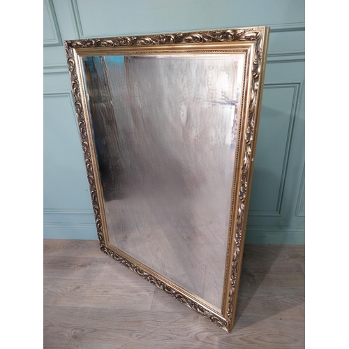 453 - Decorative gilt wall mirror in the Victorian style. {123 cm H x 103 cm Dia.}.