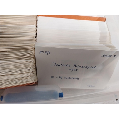 602 - Collection of unfranked stamps - Deutsche Bundespost 1960 - 1990, Baden 1947, Rheinland Pfalz 1947, ... 