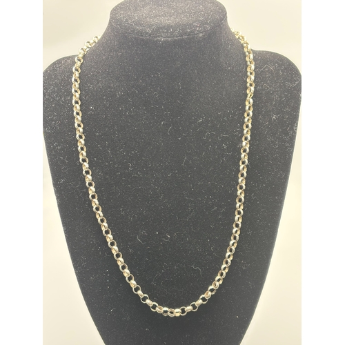 546 - Silver chain 13.4g.