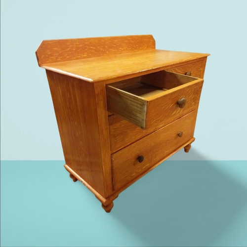 412 - 19th C. scumbled pine chest of drawers with gallery back on turned feet. {96 cm H x 102 cm H x 51 cm... 