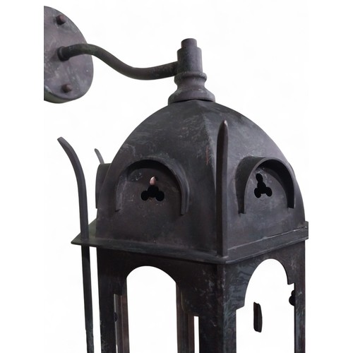 18A - Good quality bronzed metal Gothic wall lantern. {60 cm H x 24 cm W x 24 cm D}