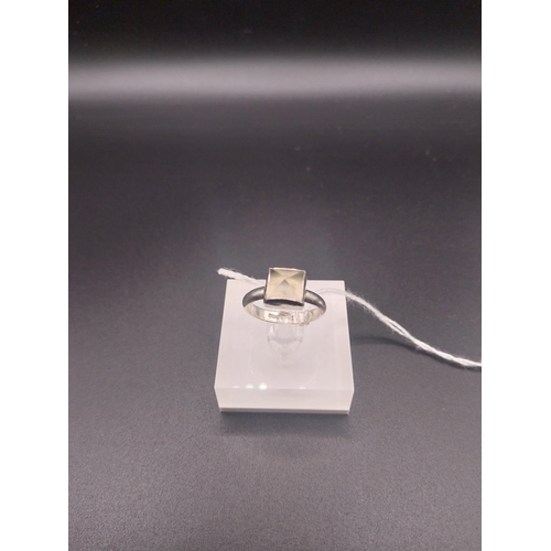 10 - Silver ladies ring with coloured stone stamped 925, Size M.