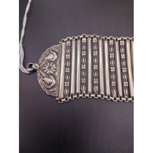22 - Silver style  bracelet. Wt: 93.7 grms.