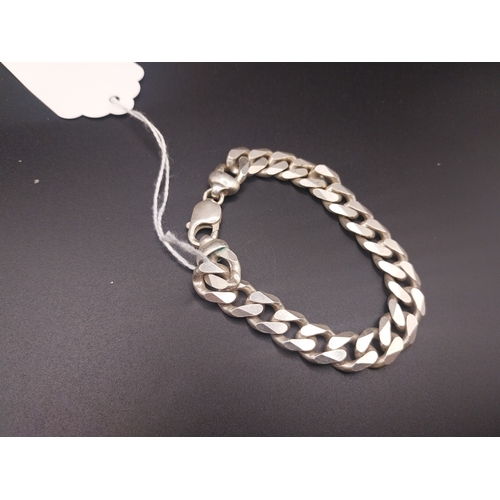 26 - Silver Men's chain bracelet. Wt: 45 grms.