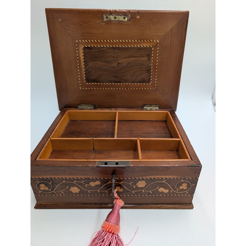 11 - 19th C. Irish Killarney wood arbutus and marquetry box inlaid with Shamrocks and vignette with Harp ... 