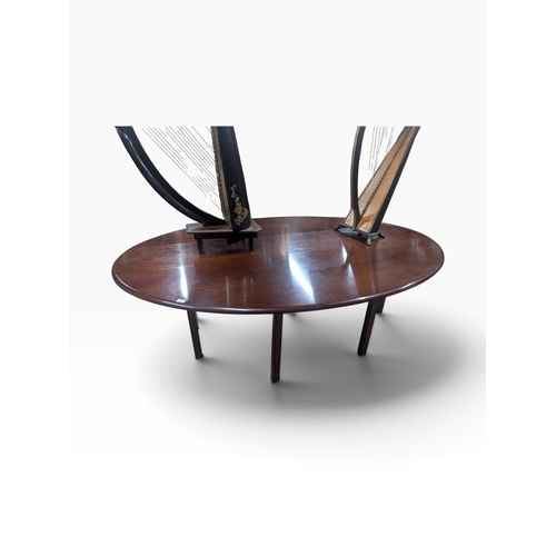 205 - Irish mahogany Wake's table in the Georgian manner raised on square legs. {75 cm H x 245 cm W x 156 ... 