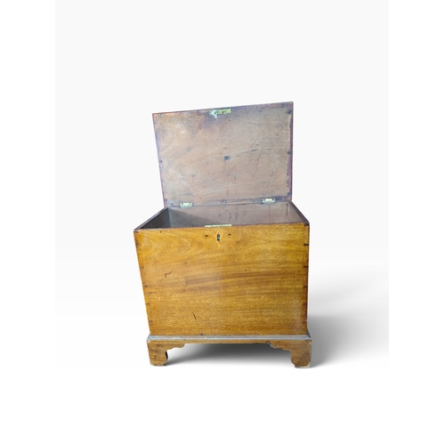 47 - Irish Georgian mahogany wine cooler and cutlery box. {58 cm H x 43 cm W x 30 cm D}.