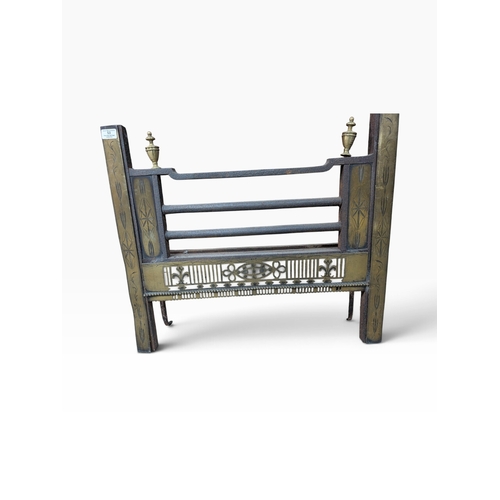 53 - Irish Georgian brass and metal fire grate. {61 cm H x 70 cm W}.