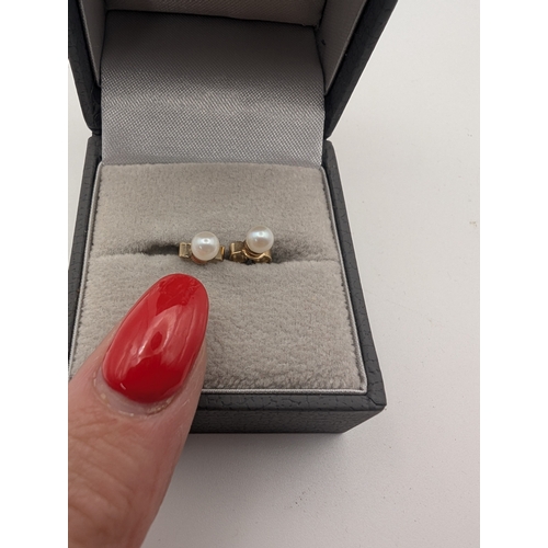 48 - Pair of 9ct gold pearl earrings