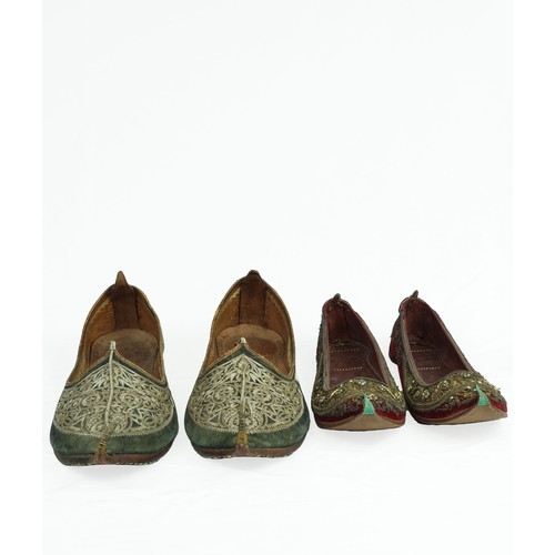 56 - Two pairs of elegant sandal shoes for ceremonies, Ottoman Turkey, 19th Century.

Of traditional form... 