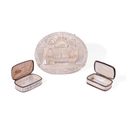 40 - AN EXQUISITE AND INTRICATE MOTHER OF PEARL SET OF ORNAMENTS DEPICTING MASJID AL AQSA, JERUSALEM

Of ... 