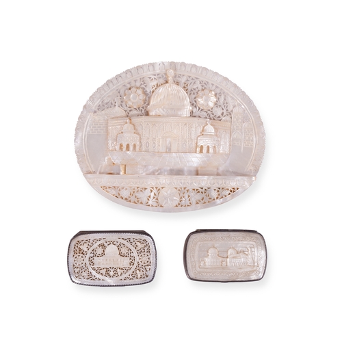 40 - AN EXQUISITE AND INTRICATE MOTHER OF PEARL SET OF ORNAMENTS DEPICTING MASJID AL AQSA, JERUSALEM

Of ... 