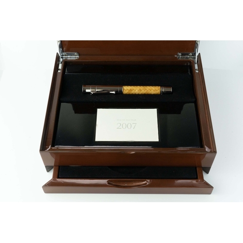 140 - Graf Von Faber-Castell – 2008 Pen Of The Year  Citronnier 

An addition to the Pen Of The Year colle... 