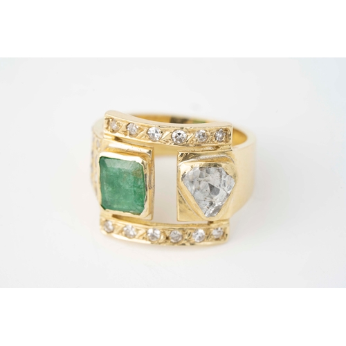 24 - Diamond and Emerald Gold Ring  

Art Deco Diamond and Emerald gold ring, a 5mm wide shank, a 0.50ct ... 