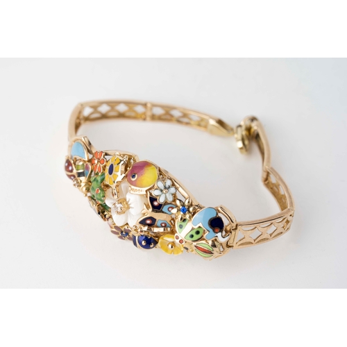 31 - Gold and Enamel Decorative Bracelet and Pendant

A set of bracelet and pendant, featuring an assortm... 