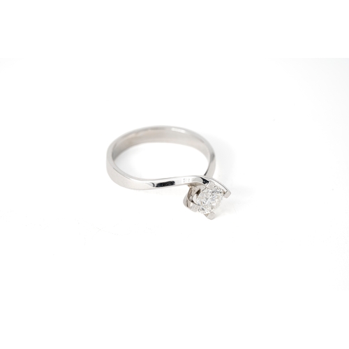 33 - Classic Diamond Twist Ring  

A classic solitary diamond ring with a round diamond at the centrepiec... 