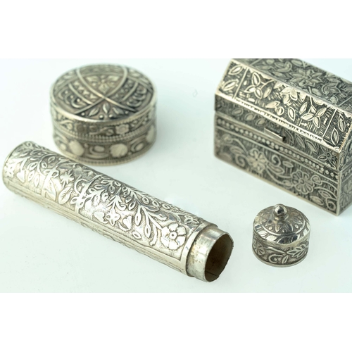 97 - 3 Small Silver Boxes

Presenting a collection of three small silver boxes, each boasting a distinct ... 