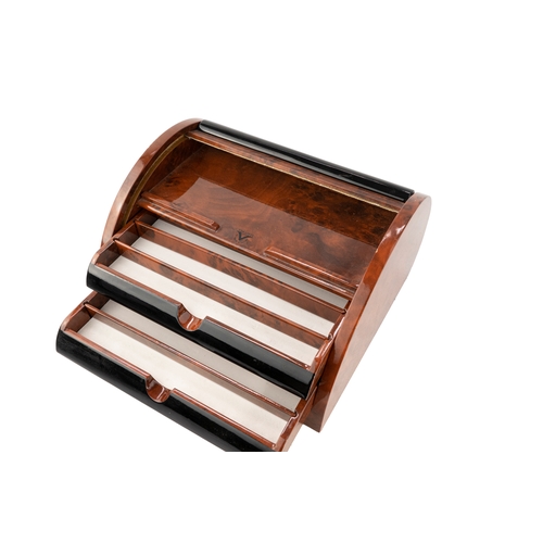 148 - Visconti Lacquer Pen Holder   

Featuring a slatted roll-down opening, this lacquer pen case elegant... 