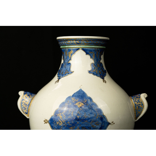 55 - A SET OF SAMSON SAFAVID STYLE POTTERIES 
FRANCE, 
19TH CENTURY
A SAMSON SAFAVID STYLE URN, Of elegan... 