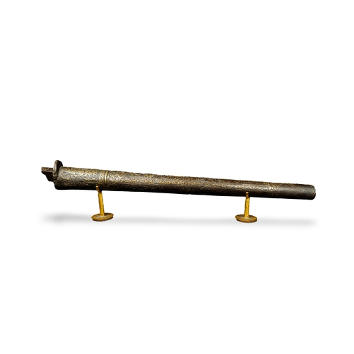 107 - A CANNON WITH INLAID DECORATION, INDIAN, MUGHAL EMPIRE, 18TH CENTURY, Fashioned  from cast steel in ... 