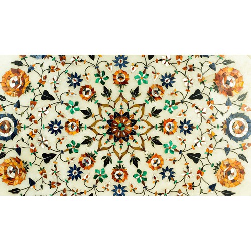 7 - AN OCTOGONAL LARGE INLAID MARBLE PLAQUE WITH VARIEGATED SEMI-PRECIOUS STONES, WITH FLOWERS, INDIA, O... 