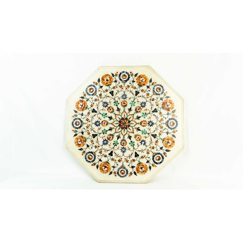 7 - AN OCTOGONAL LARGE INLAID MARBLE PLAQUE WITH VARIEGATED SEMI-PRECIOUS STONES, WITH FLOWERS, INDIA, O... 