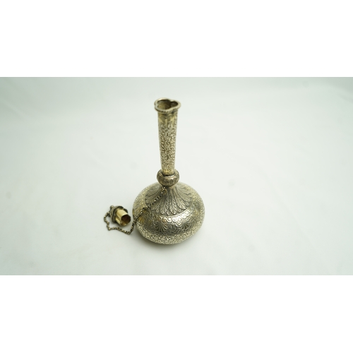 90 - A LATE 19TH CENTURY ANGLO – INDIAN UNMARKED SILVER PARCEL GILT SMALL WATER BOTTLE (SURAHI), LUCKNOW ... 