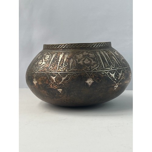 3 - A MAMLUK 
REVIVAL SILVER INLAID BRASS BOWL

A Mamluk Revival Silver Inlaid Brass  Bowl
Of compressed... 