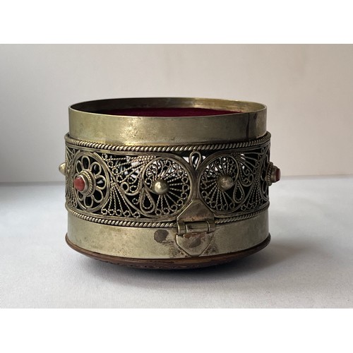 90 - WOOD ENGRAVED SILVER BOX
circular form, carved wood cover, hinged , box with filigree decoration, th... 