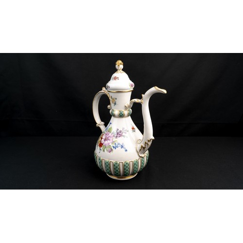 95 - A MEISSEN PORCELAIN EWER,
EUROPAN
CIRCA 1774
PRESUMLY FOR OTTOMAN MARKET   A Meissen white-ground ew... 