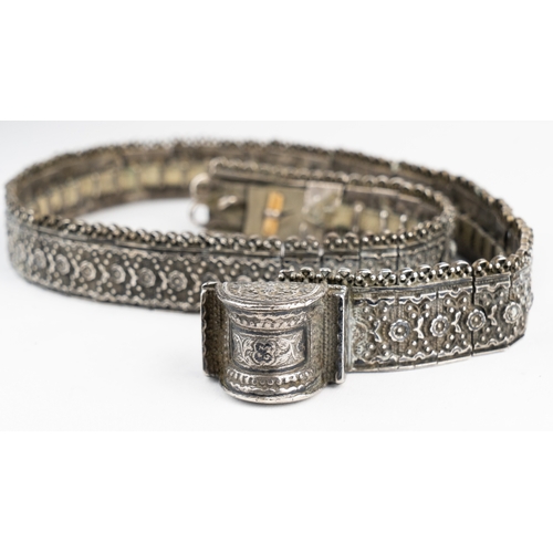 107 - AN ARMENIAN CAUCASIAN SILVER BELT, POSSIBLY FROM SHIRAK
An exquisite Armenian silver belt, meticulou... 