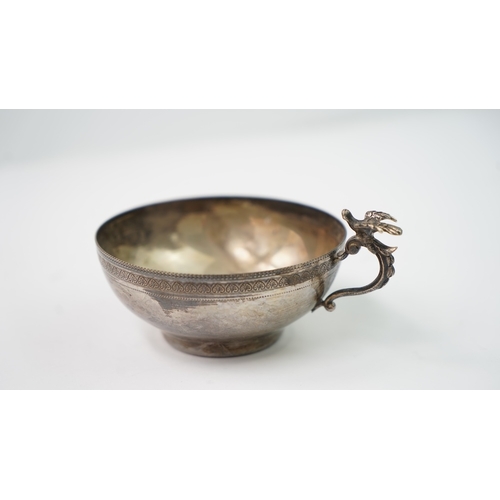 19 - A SILVER WATER CUP WITH A BIRD FINIAL Of inverted baluster circular form, resting on a flat base, S-... 